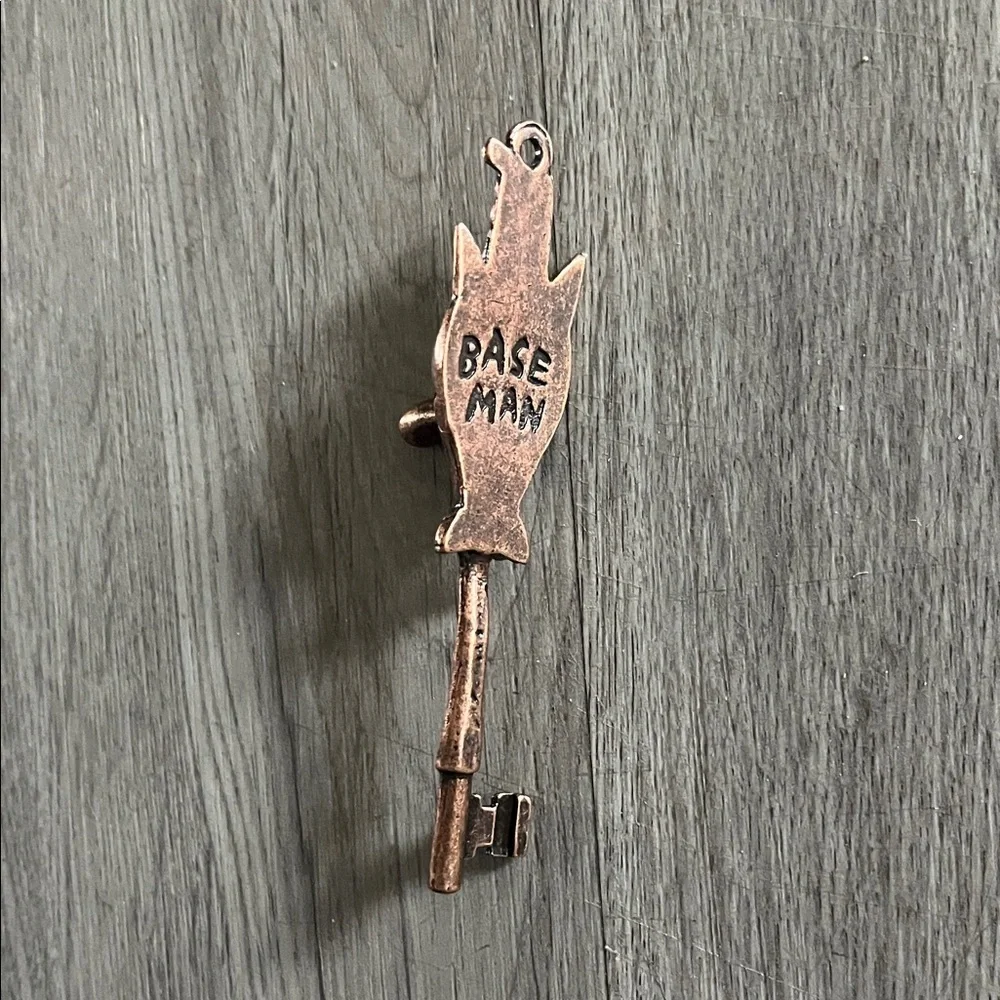 Vintage Bronze Key Wall Decor